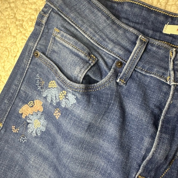 Levi’s floral jeans - Picture 2 of 5